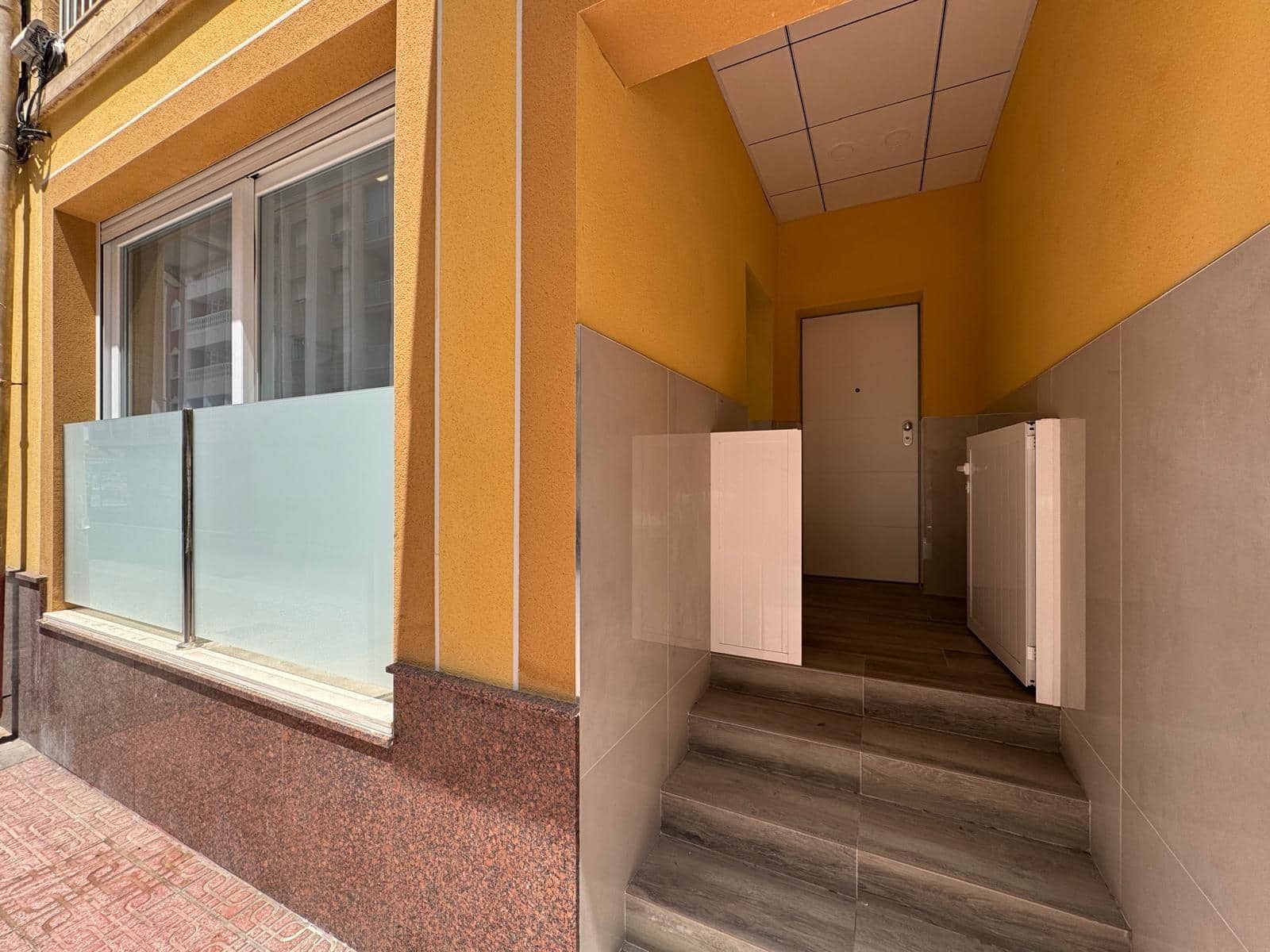 2 Zimmer Apartment zu verkaufen in Torrevieja - 199.900 € (Ref: 9911065)