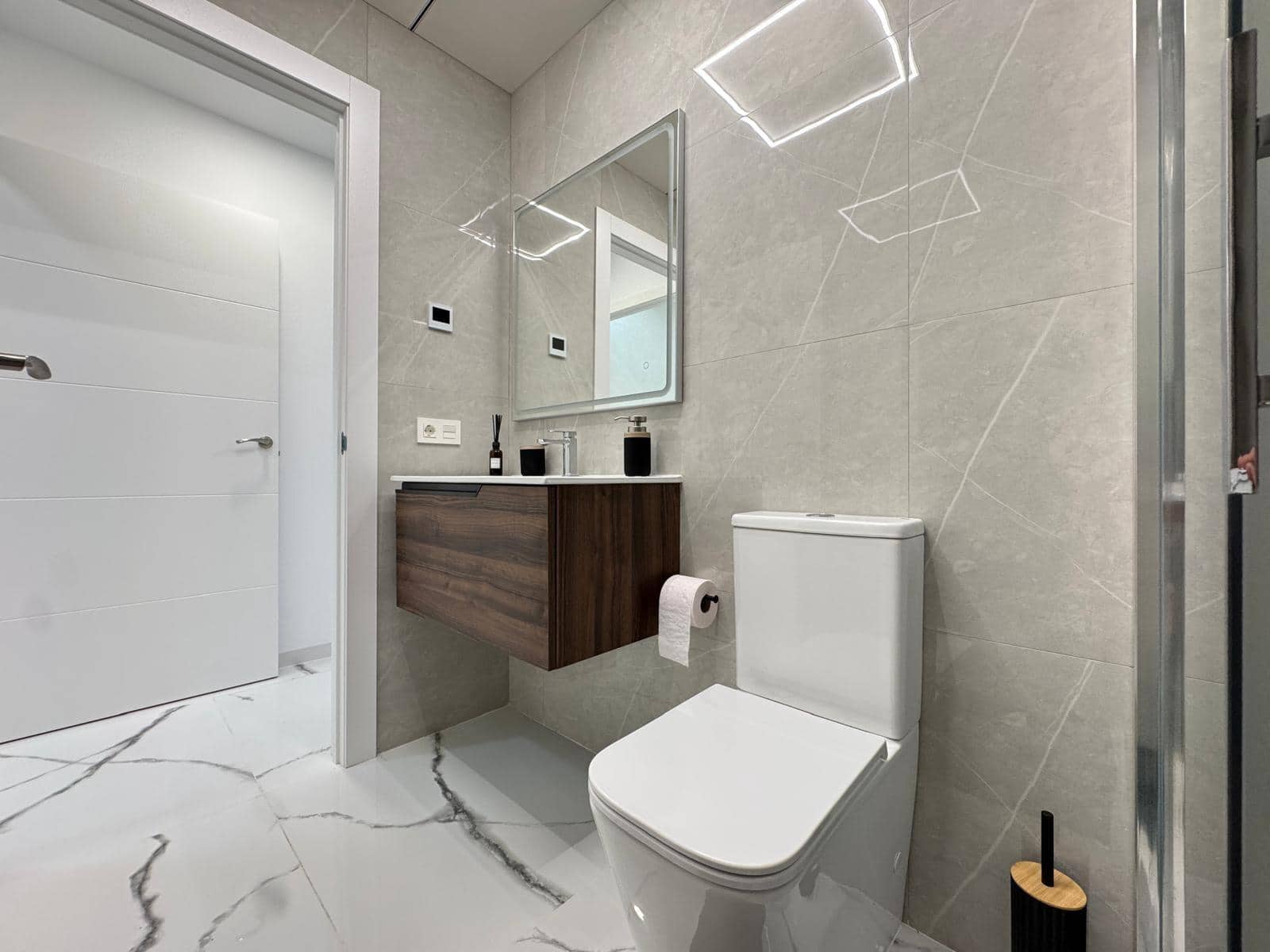 2 Zimmer Apartment zu verkaufen in Torrevieja - 199.900 € (Ref: 9911065)