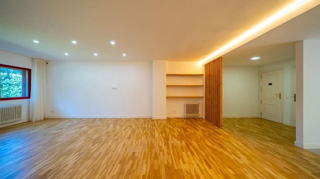 4 bedroom Flat for sale in Pozuelo de Alarcón with pool garage - € 1,249,000 (Ref: 9911066)