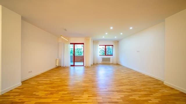 4 bedroom Flat for sale in Pozuelo de Alarcón with pool garage - € 1,249,000 (Ref: 9911066)