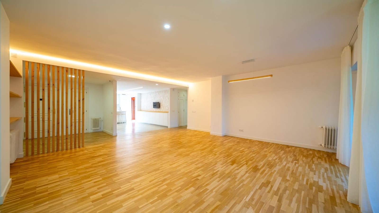 4 bedroom Flat for sale in Pozuelo de Alarcon with pool garage - € 1,249,000 (Ref: 9911066)