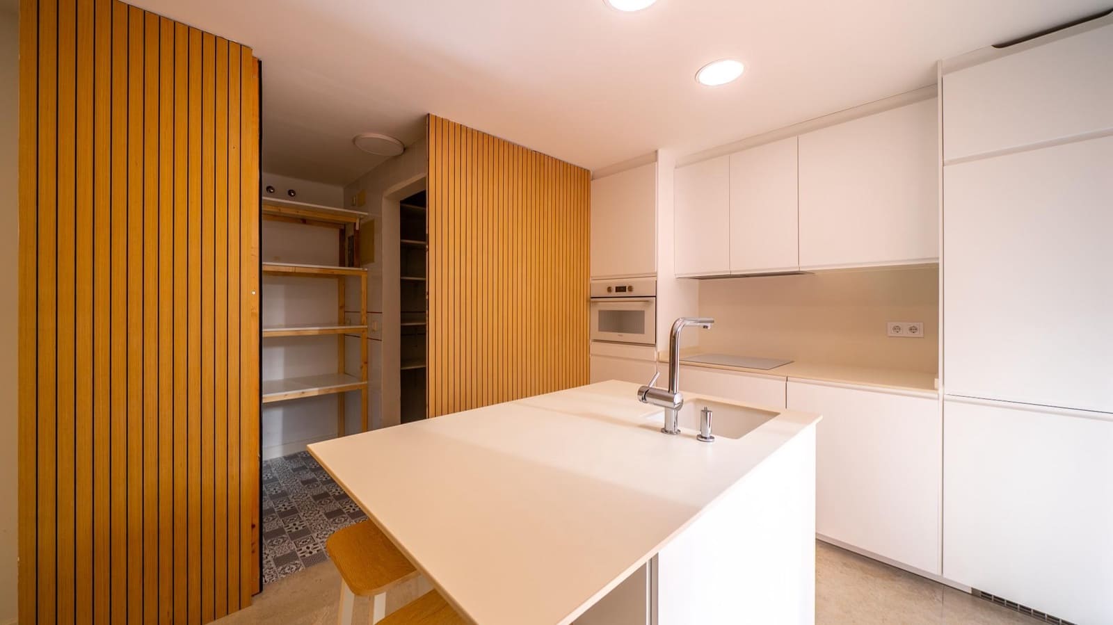 4 bedroom Flat for sale in Pozuelo de Alarcon with pool garage - € 1,249,000 (Ref: 9911066)
