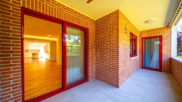 4 bedroom Flat for sale in Pozuelo de Alarcón with pool garage - € 1,249,000 (Ref: 9911066)