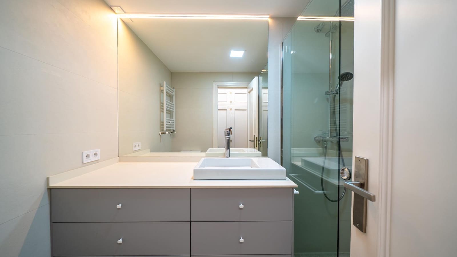4 bedroom Flat for sale in Pozuelo de Alarcon with pool garage - € 1,249,000 (Ref: 9911066)