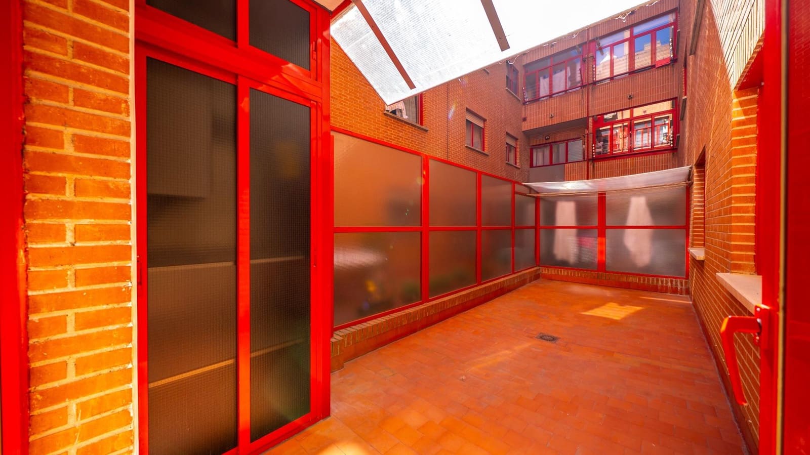 4 bedroom Flat for sale in Pozuelo de Alarcon with pool garage - € 1,249,000 (Ref: 9911066)