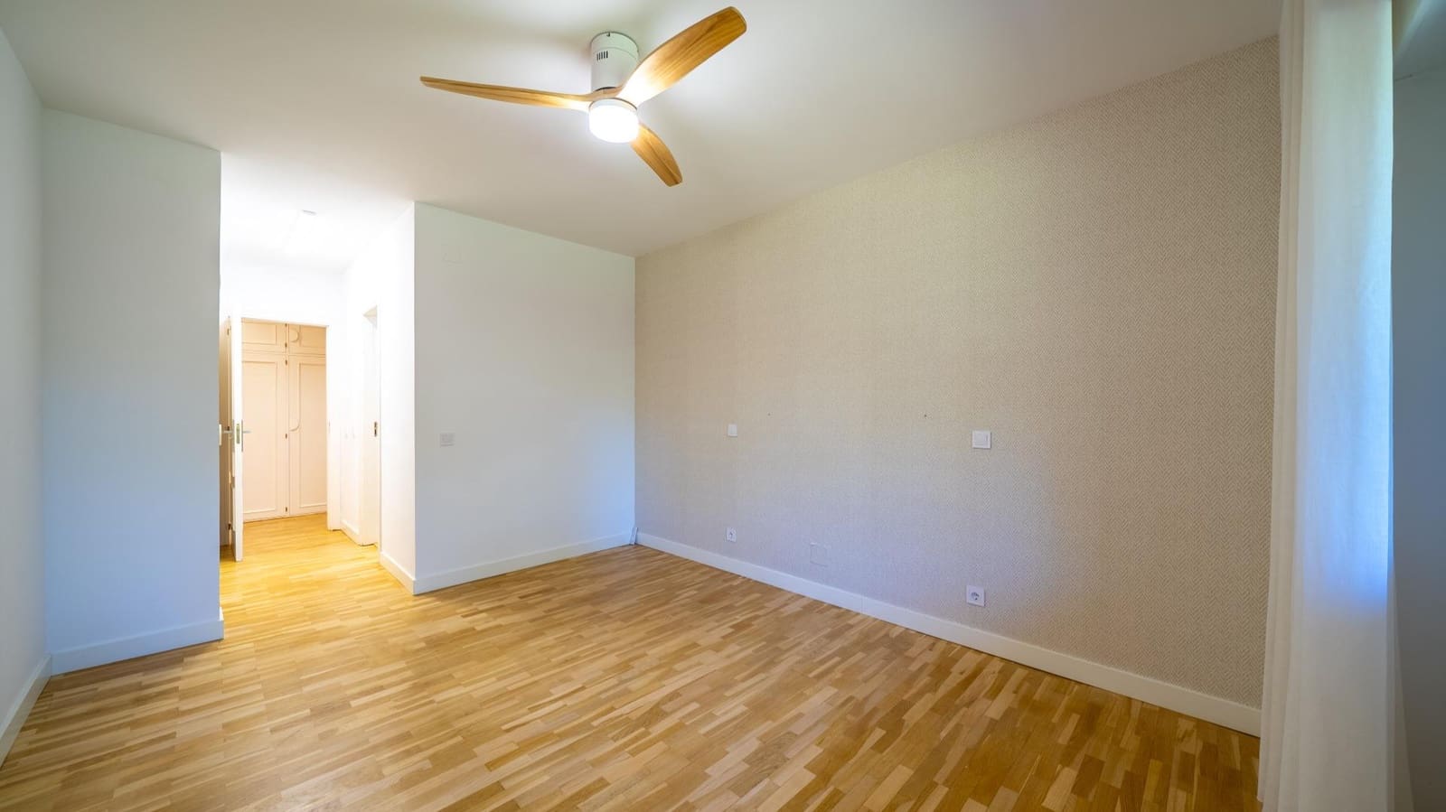 4 bedroom Flat for sale in Pozuelo de Alarcon with pool garage - € 1,249,000 (Ref: 9911066)