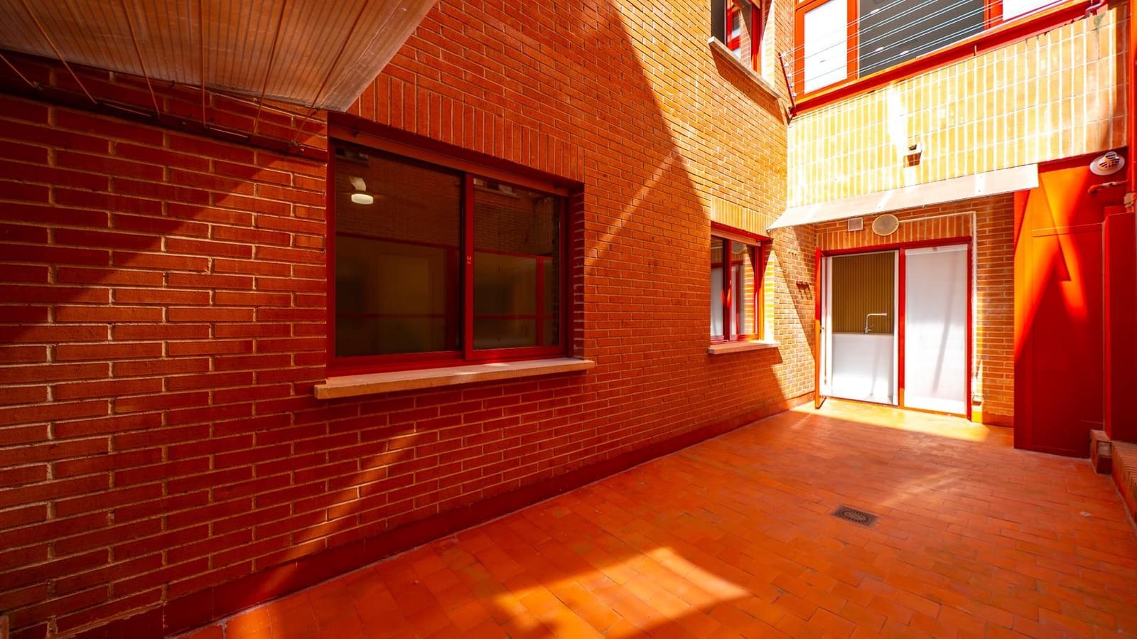 4 bedroom Flat for sale in Pozuelo de Alarcon with pool garage - € 1,249,000 (Ref: 9911066)
