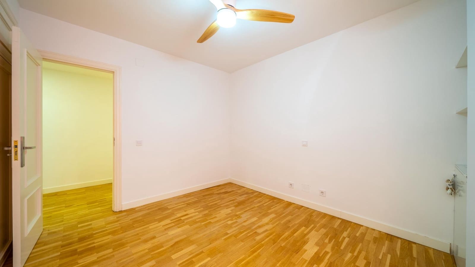 4 bedroom Flat for sale in Pozuelo de Alarcon with pool garage - € 1,249,000 (Ref: 9911066)