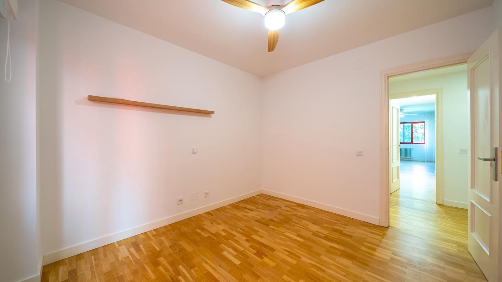 4 bedroom Flat for sale in Pozuelo de Alarcon with pool garage - € 1,249,000 (Ref: 9911066)