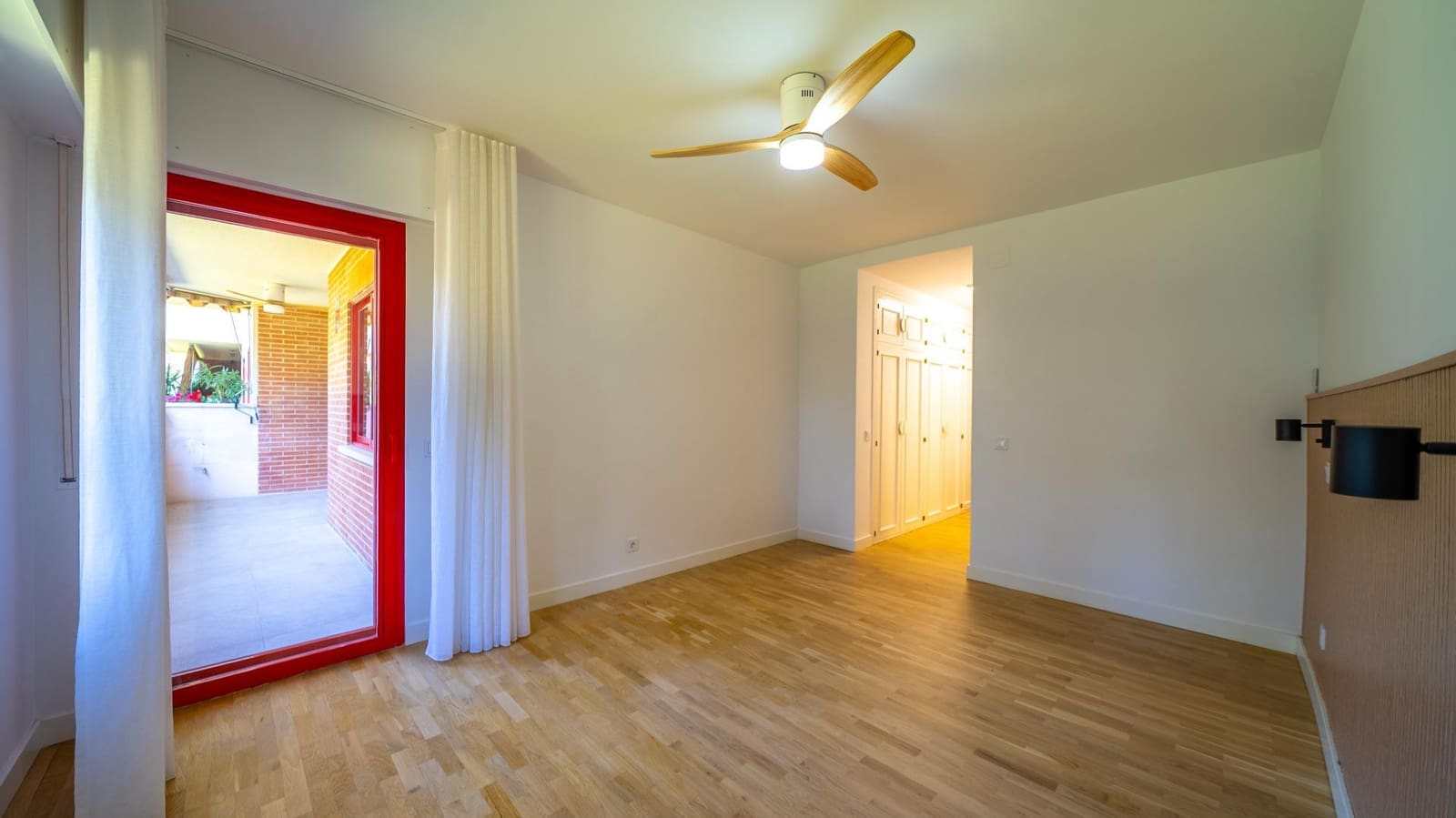4 bedroom Flat for sale in Pozuelo de Alarcon with pool garage - € 1,249,000 (Ref: 9911066)