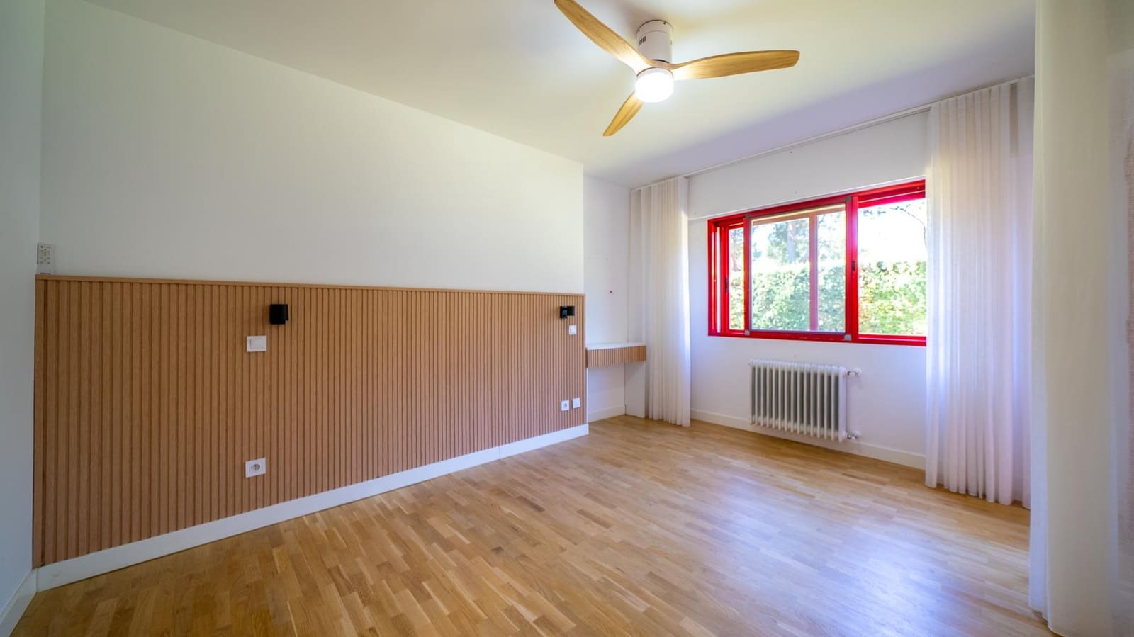 4 bedroom Flat for sale in Pozuelo de Alarcon with pool garage - € 1,249,000 (Ref: 9911066)