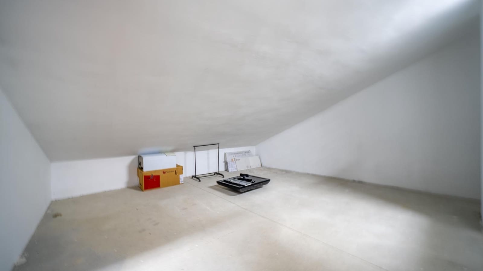 4 bedroom Flat for sale in Pozuelo de Alarcon with pool garage - € 1,249,000 (Ref: 9911066)