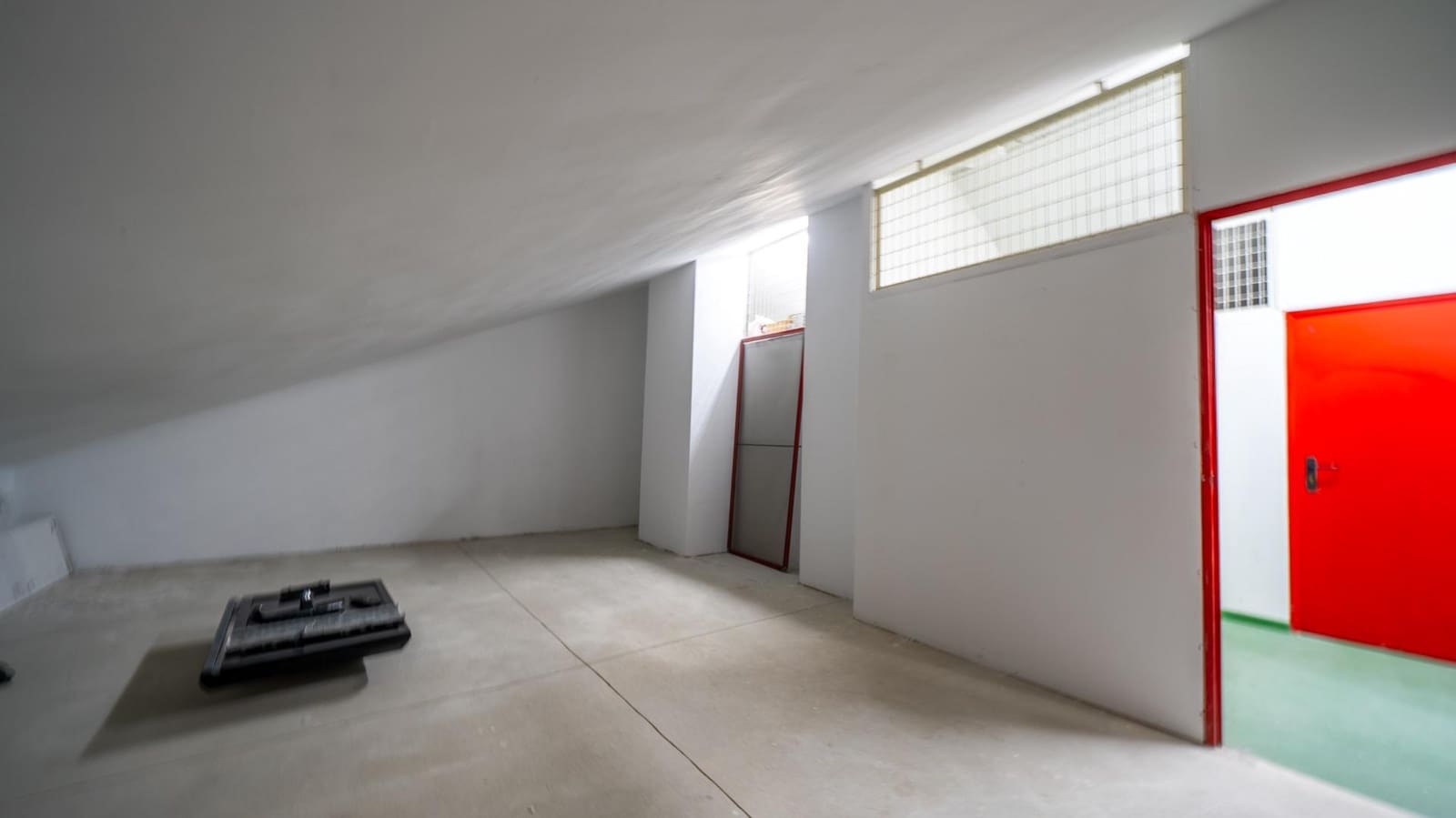 4 bedroom Flat for sale in Pozuelo de Alarcon with pool garage - € 1,249,000 (Ref: 9911066)