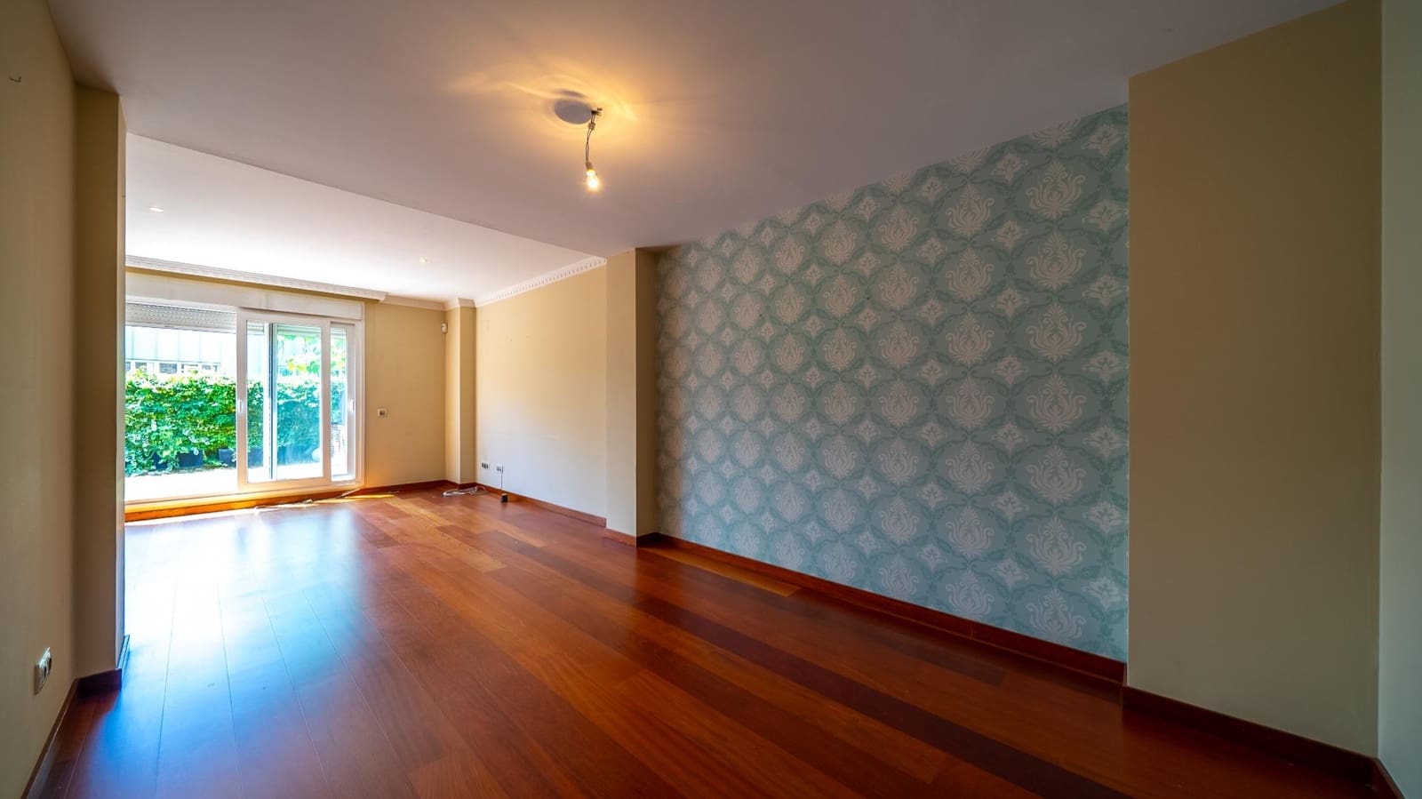 3 bedroom Villa for sale in Pozuelo de Alarcon with pool garage - € 1,450,000 (Ref: 9913172)