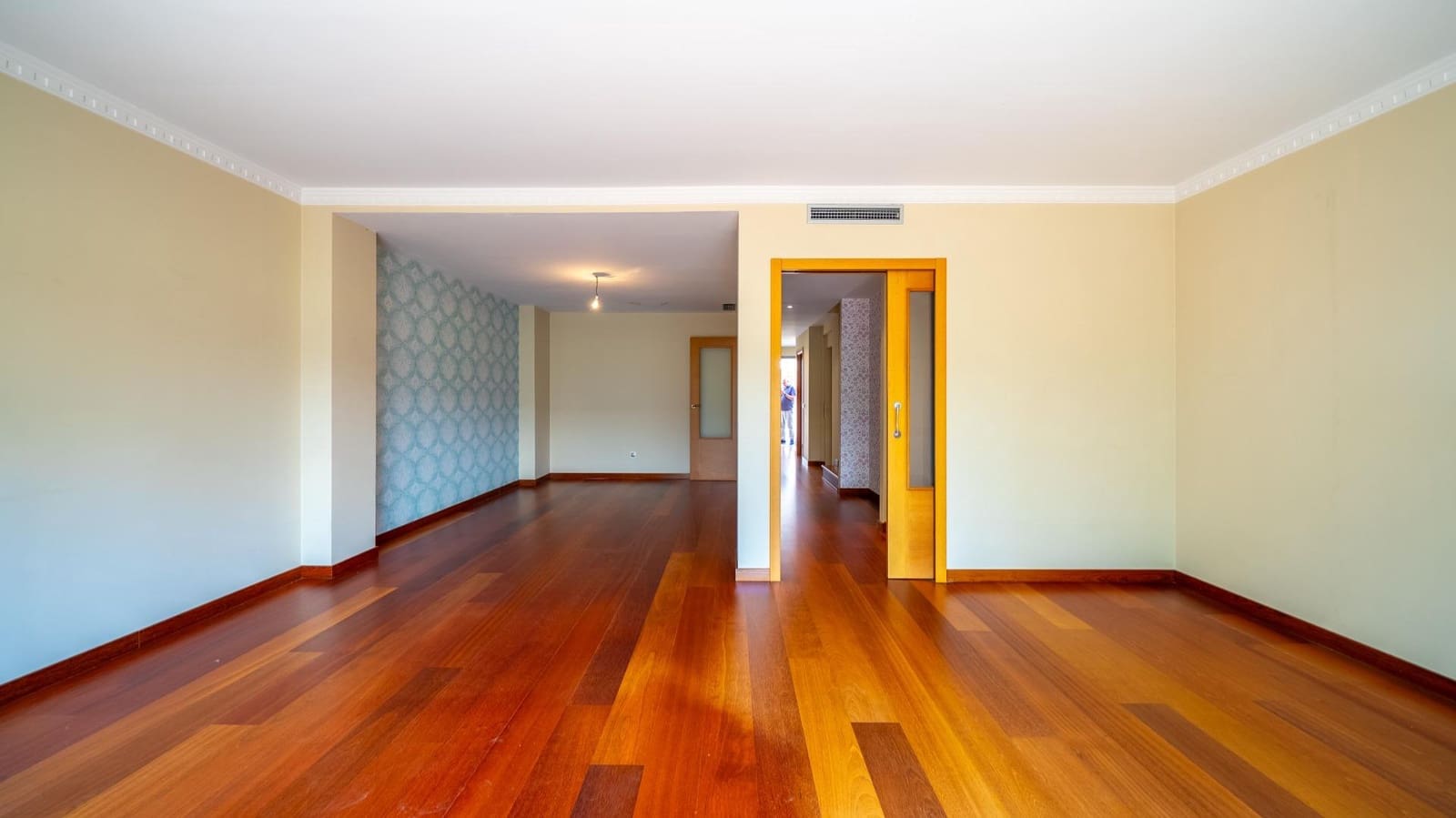 3 bedroom Villa for sale in Pozuelo de Alarcon with pool garage - € 1,450,000 (Ref: 9913172)
