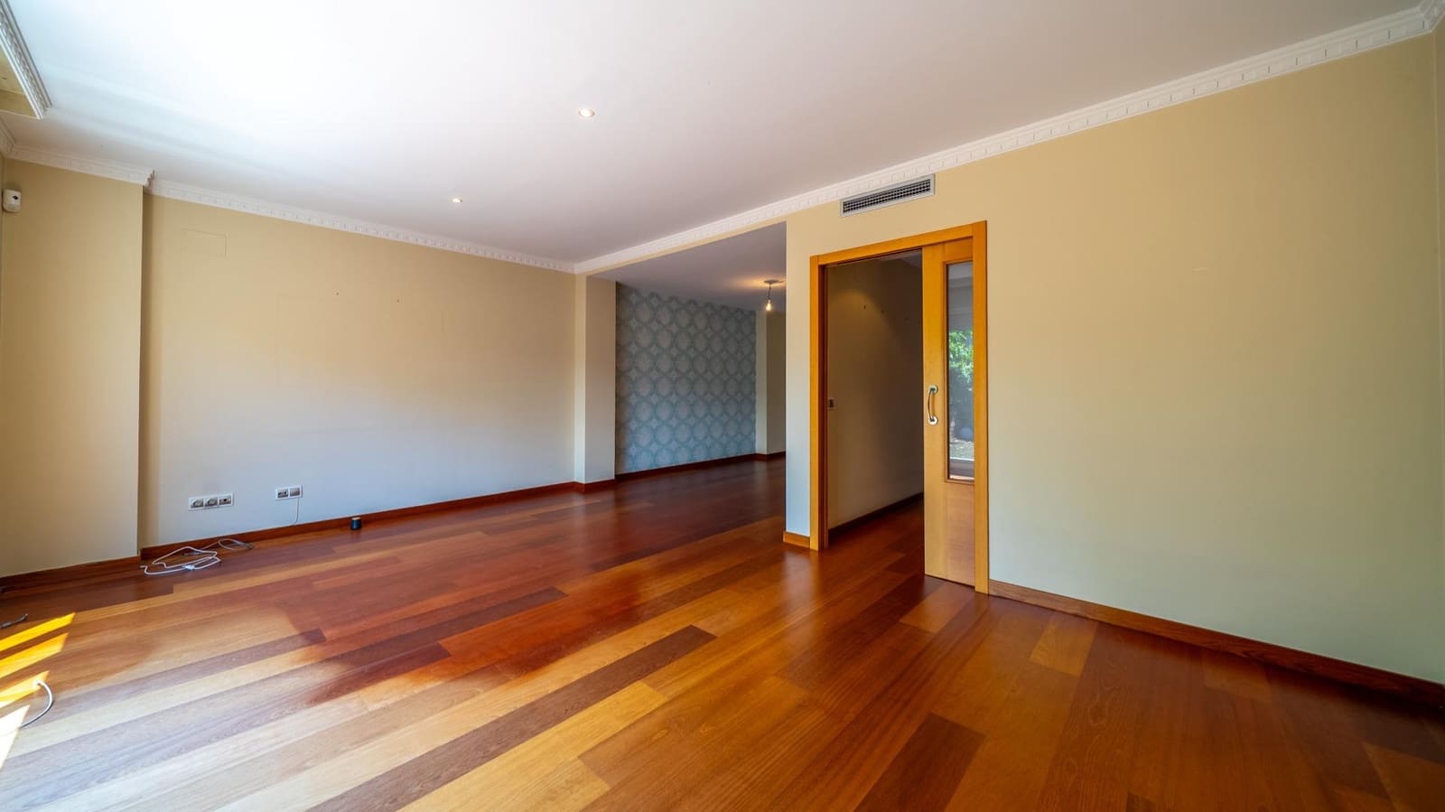 3 bedroom Villa for sale in Pozuelo de Alarcon with pool garage - € 1,450,000 (Ref: 9913172)