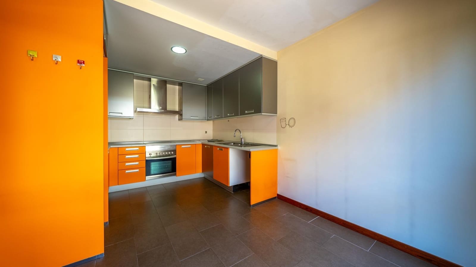 3 bedroom Villa for sale in Pozuelo de Alarcon with pool garage - € 1,450,000 (Ref: 9913172)