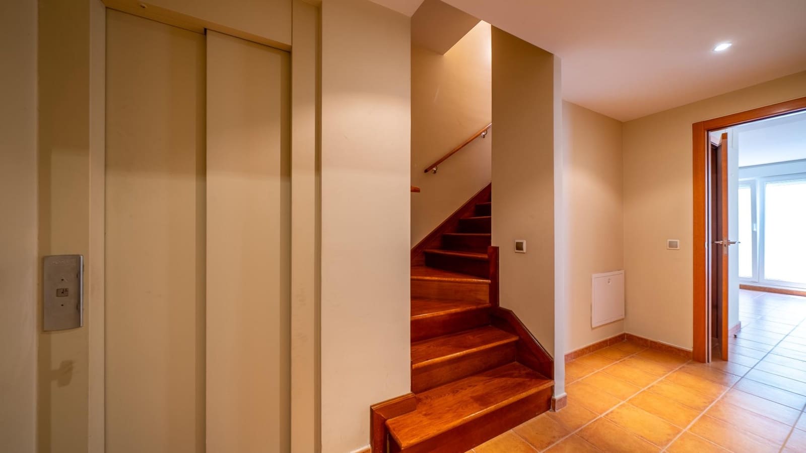 3 bedroom Villa for sale in Pozuelo de Alarcon with pool garage - € 1,450,000 (Ref: 9913172)