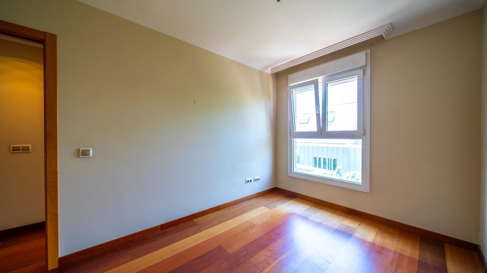 3 bedroom Villa for sale in Pozuelo de Alarcon with pool garage - € 1,450,000 (Ref: 9913172)