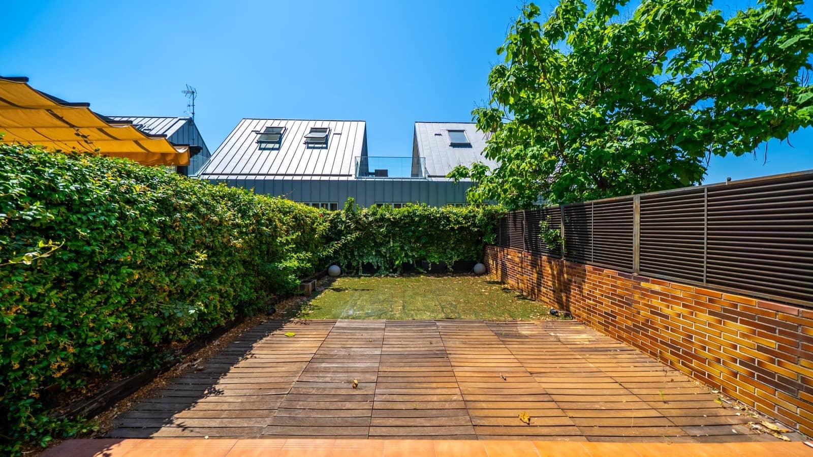 3 bedroom Villa for sale in Pozuelo de Alarcon with pool garage - € 1,450,000 (Ref: 9913172)