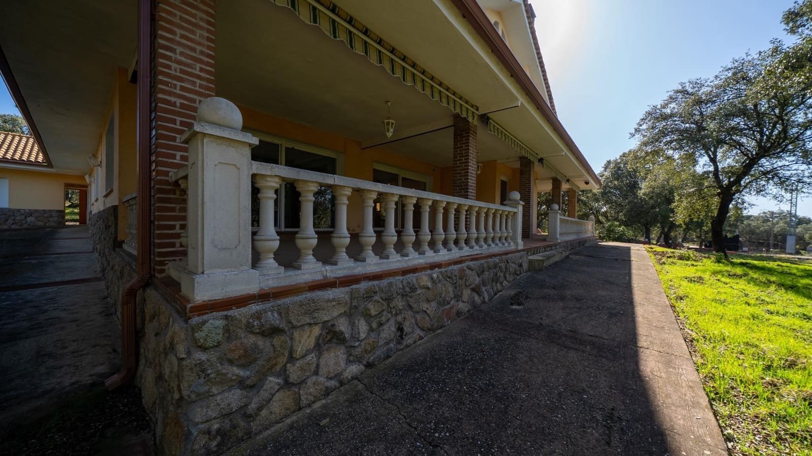 Finca/Casa Rural de 8 habitaciones en Colmenarejo en venta con piscina garaje - 1.595.000 € (Ref: 9913177)