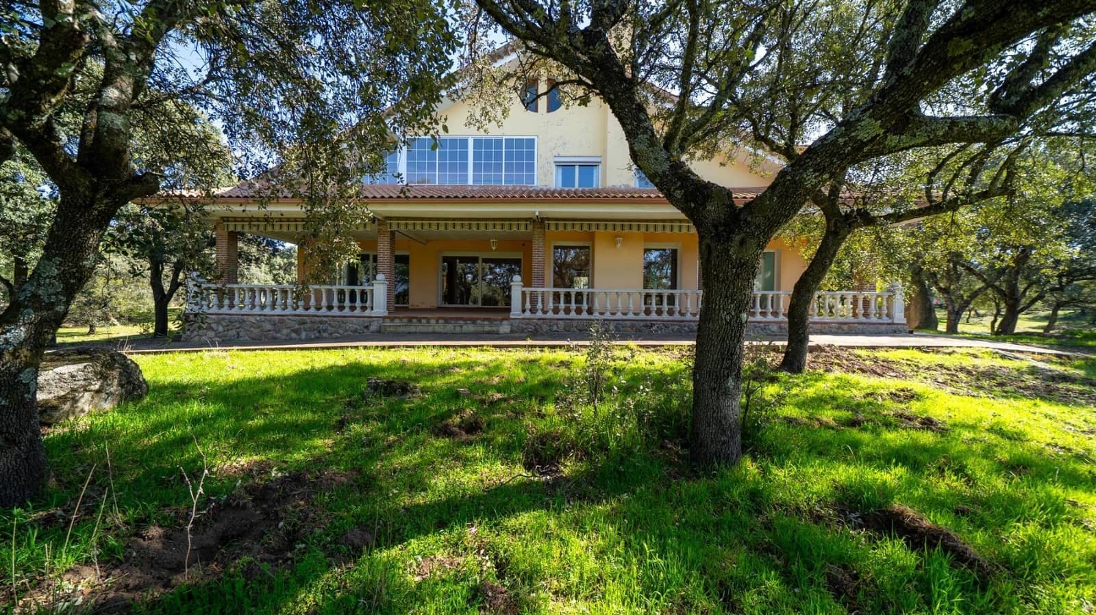 Finca/Casa Rural de 8 habitaciones en Colmenarejo en venta con piscina garaje - 1.595.000 € (Ref: 9913177)