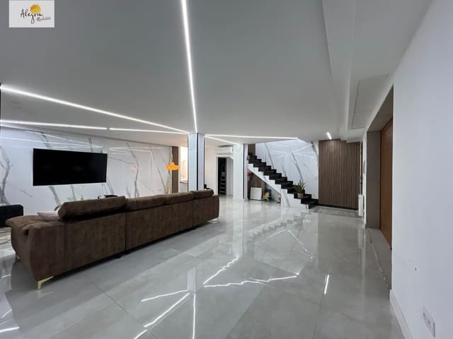 4 chambre Villa/Maison Mitoyenne à vendre à Puig - 480 000 € (Ref: 9920428)