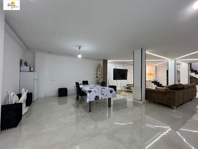 4 chambre Villa/Maison Mitoyenne à vendre à Puig - 480 000 € (Ref: 9920428)