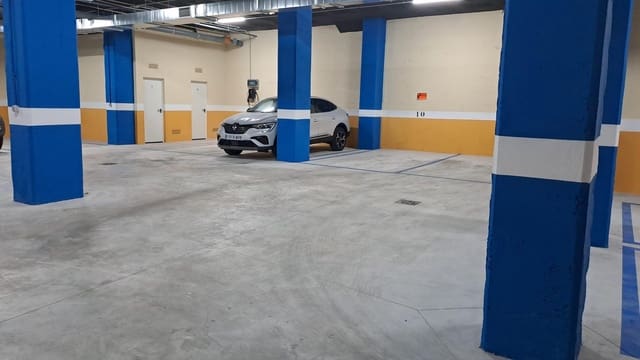 Garage à vendre à Playa del Cura, Torrevieja - 25 000 € (Ref: 9920431)
