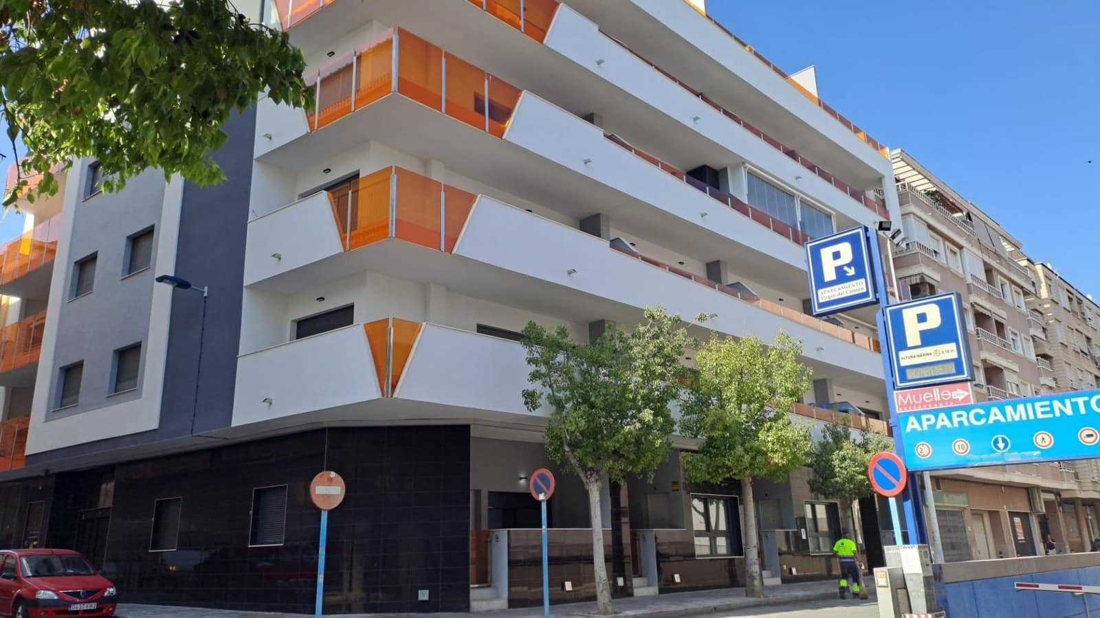 Garage for sale in Torrevieja - € 25,000 (Ref: 9920431)