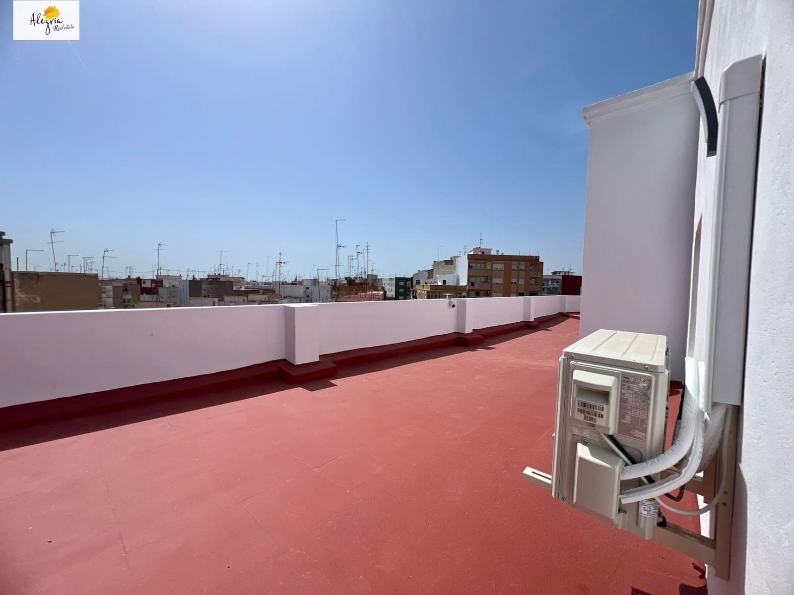 3 bedroom Penthouse for sale in Manises - € 235,000 (Ref: 9929404)