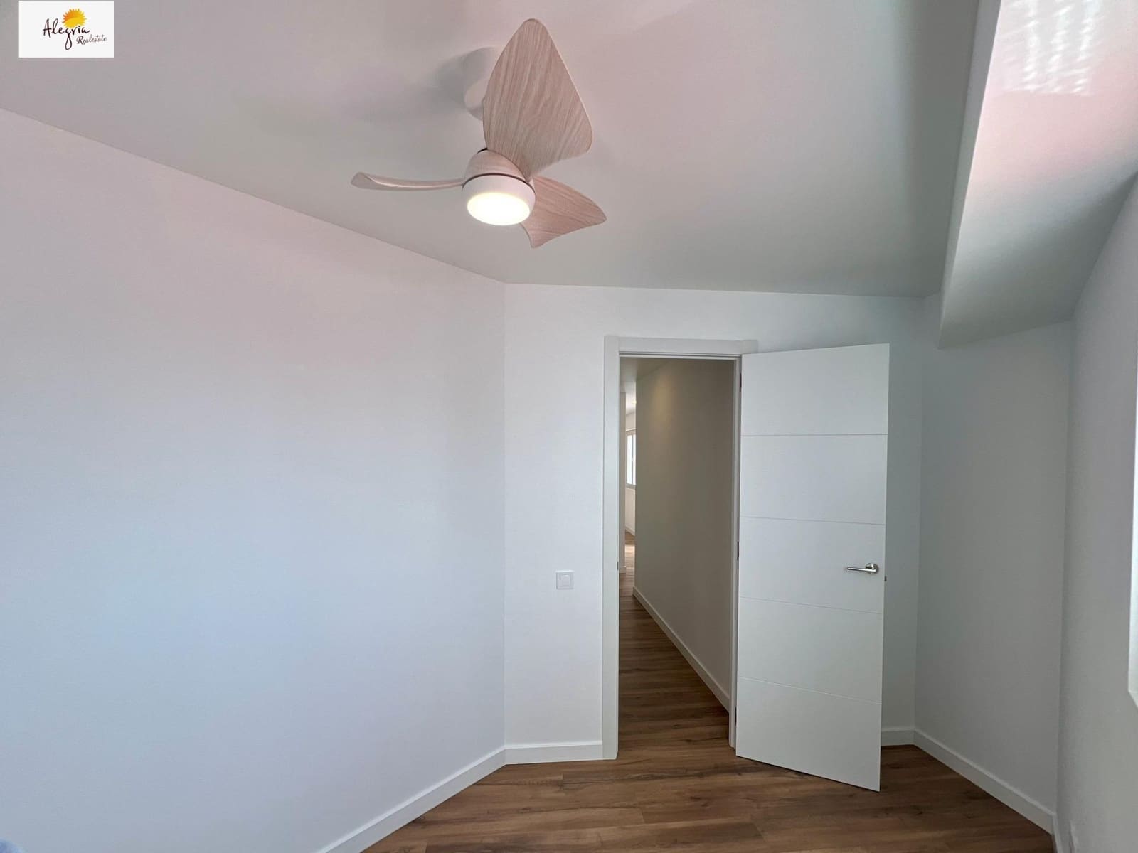 3 bedroom Penthouse for sale in Manises - € 235,000 (Ref: 9929404)