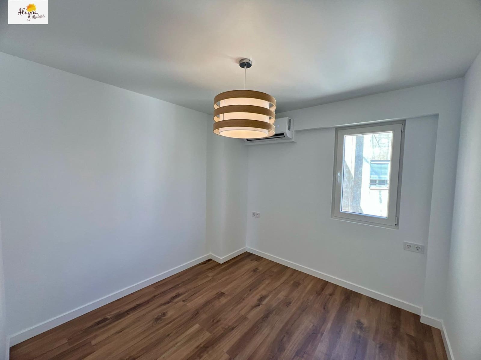 3 bedroom Penthouse for sale in Manises - € 235,000 (Ref: 9929404)