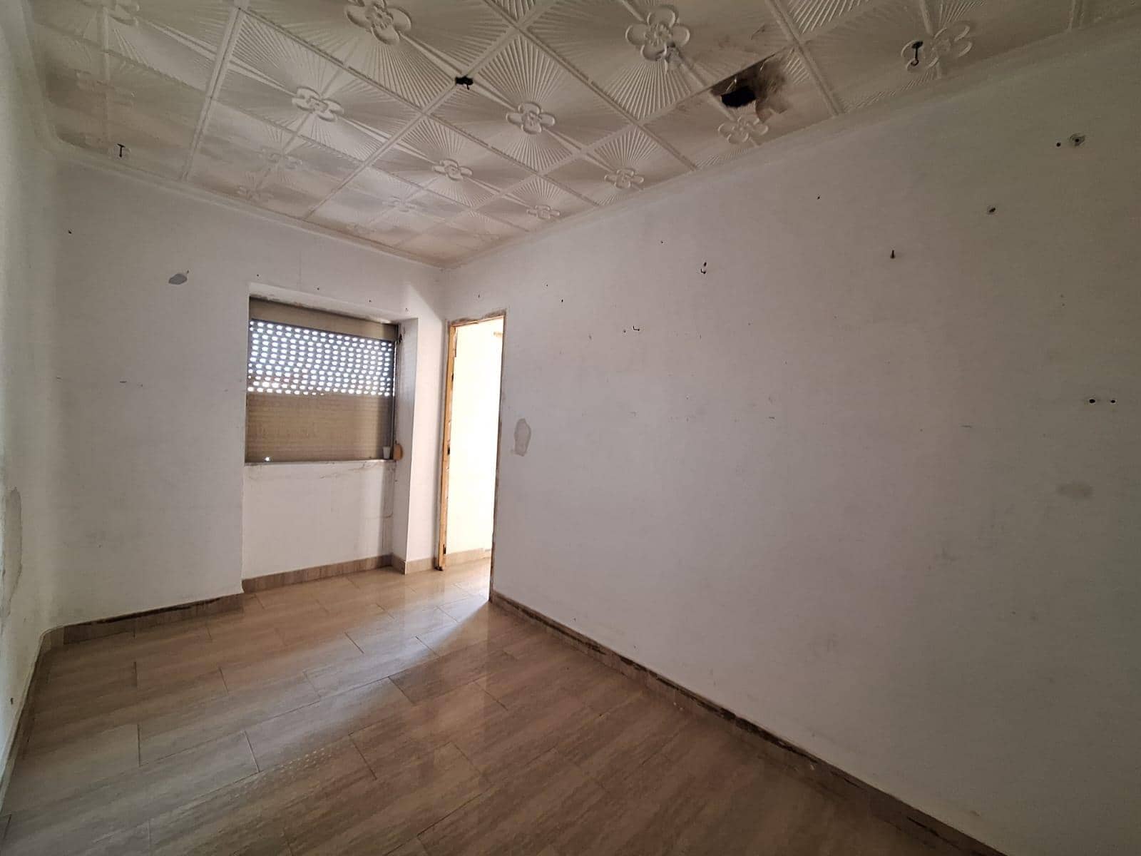 3 slaapkamer Flat te koop in Alicante stad - € 116.000 (Ref: 9934209)