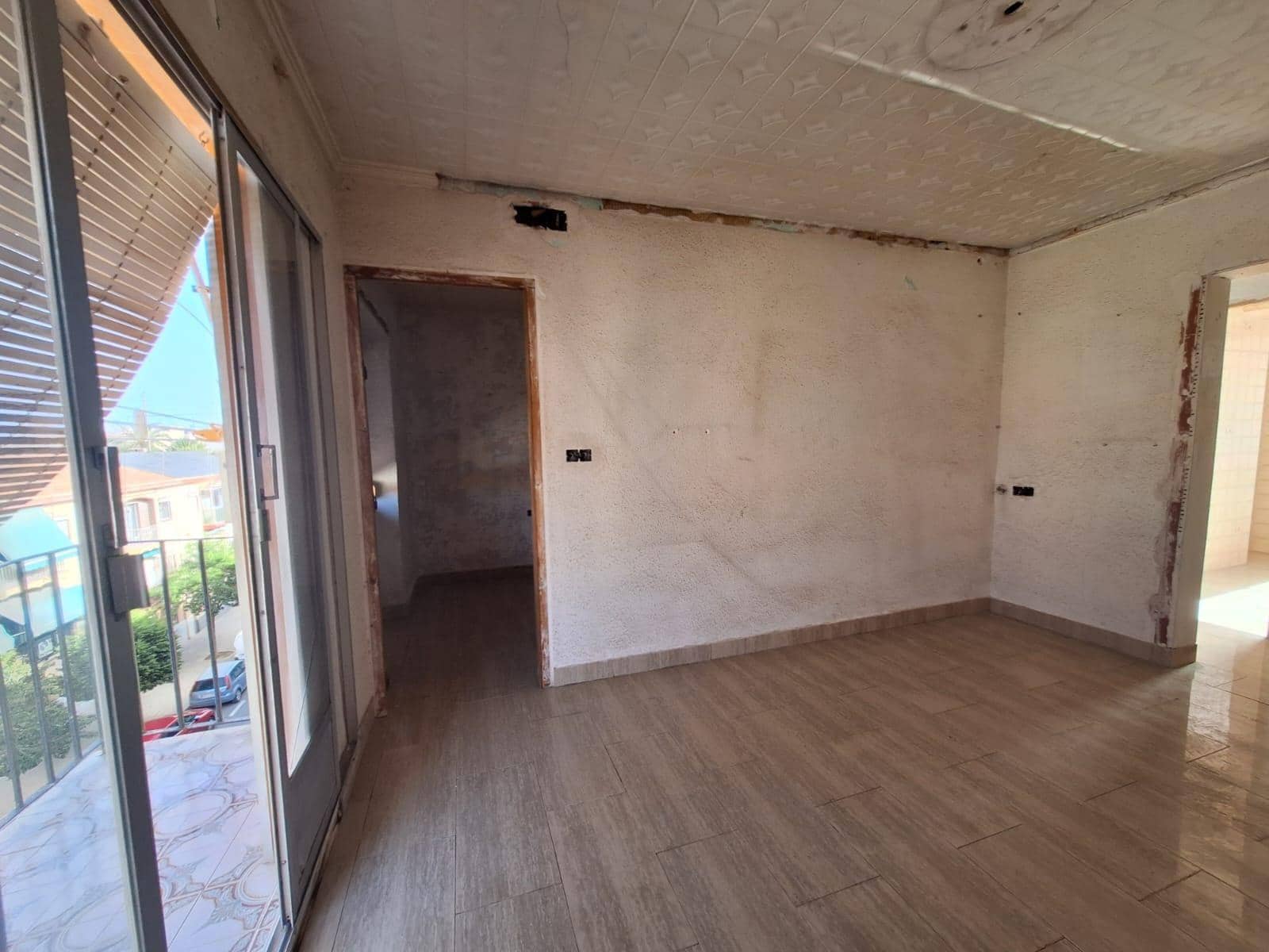 3 slaapkamer Flat te koop in Alicante stad - € 116.000 (Ref: 9934209)