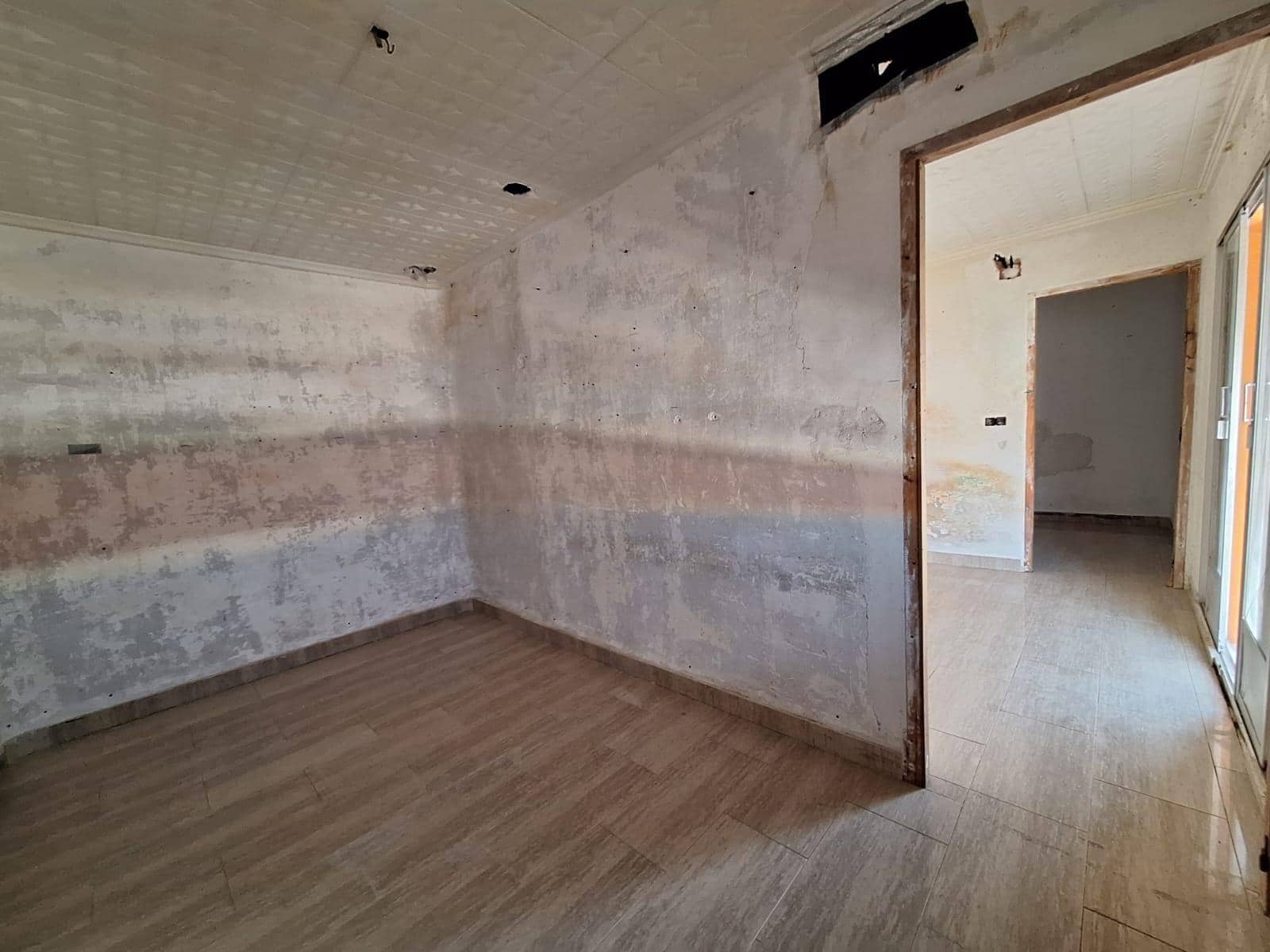 3 slaapkamer Flat te koop in Alicante stad - € 116.000 (Ref: 9934209)