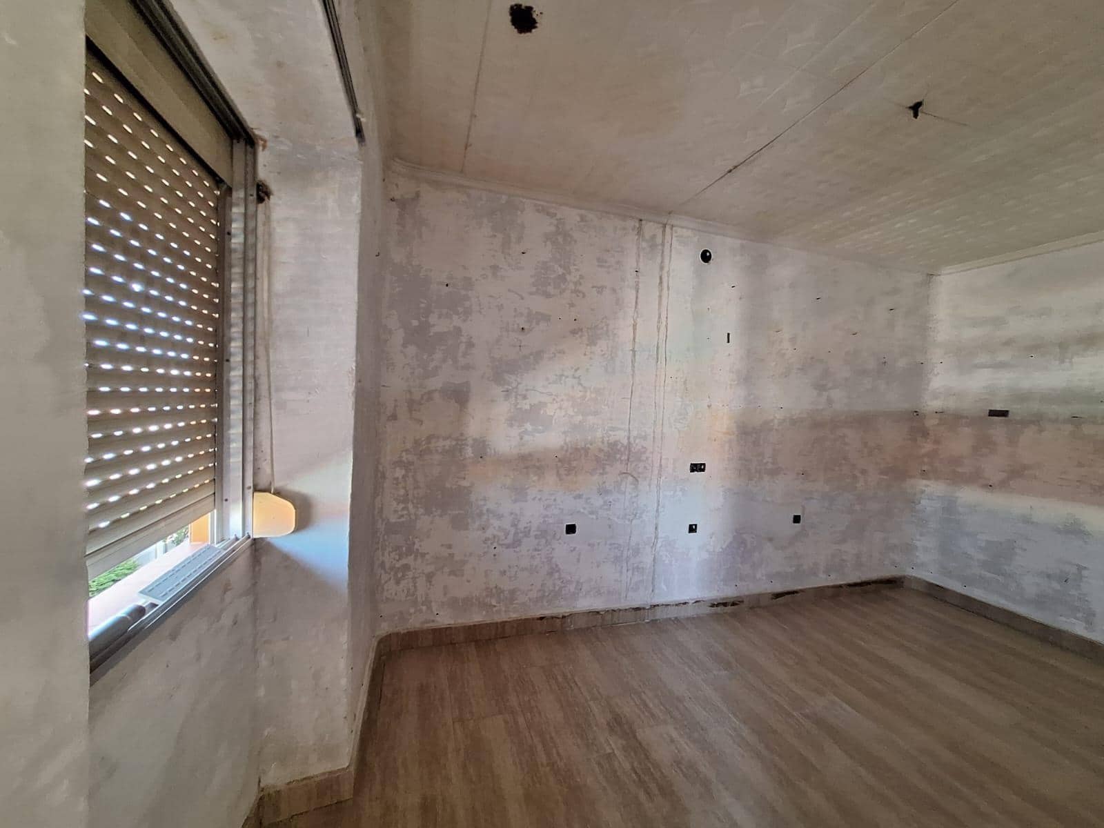 3 slaapkamer Flat te koop in Alicante stad - € 116.000 (Ref: 9934209)