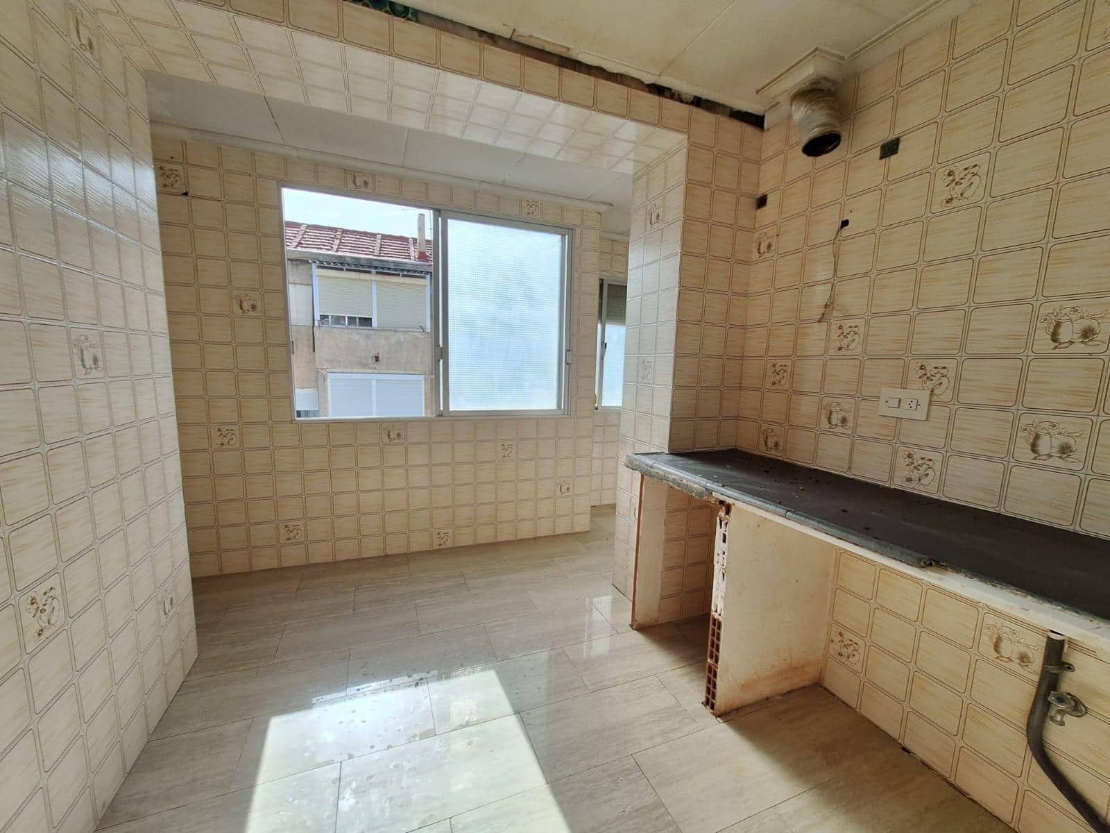 3 slaapkamer Flat te koop in Alicante stad - € 116.000 (Ref: 9934209)