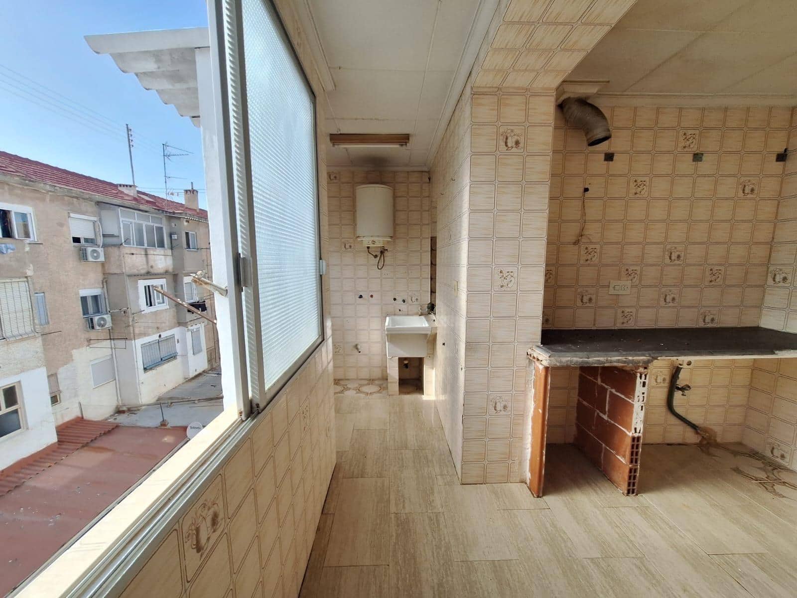 3 slaapkamer Flat te koop in Alicante stad - € 116.000 (Ref: 9934209)