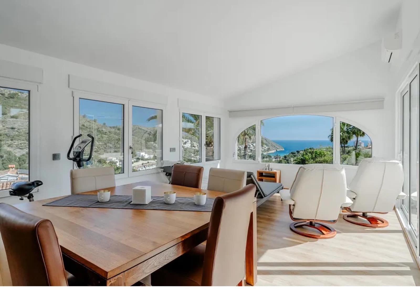 4 soverom Villa til salgs i Moraira med svømmebasseng garasje - € 1 780 000 (Ref: 9936405)