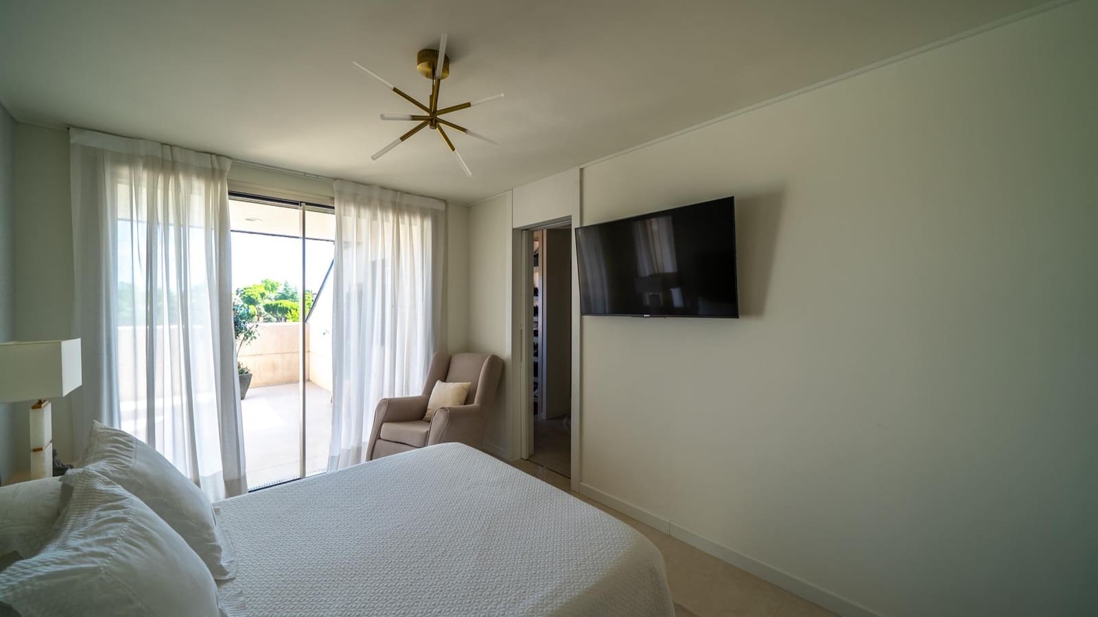 4 bedroom Apartment for sale in Pozuelo de Alarcon - € 1,890,000 (Ref: 9936406)