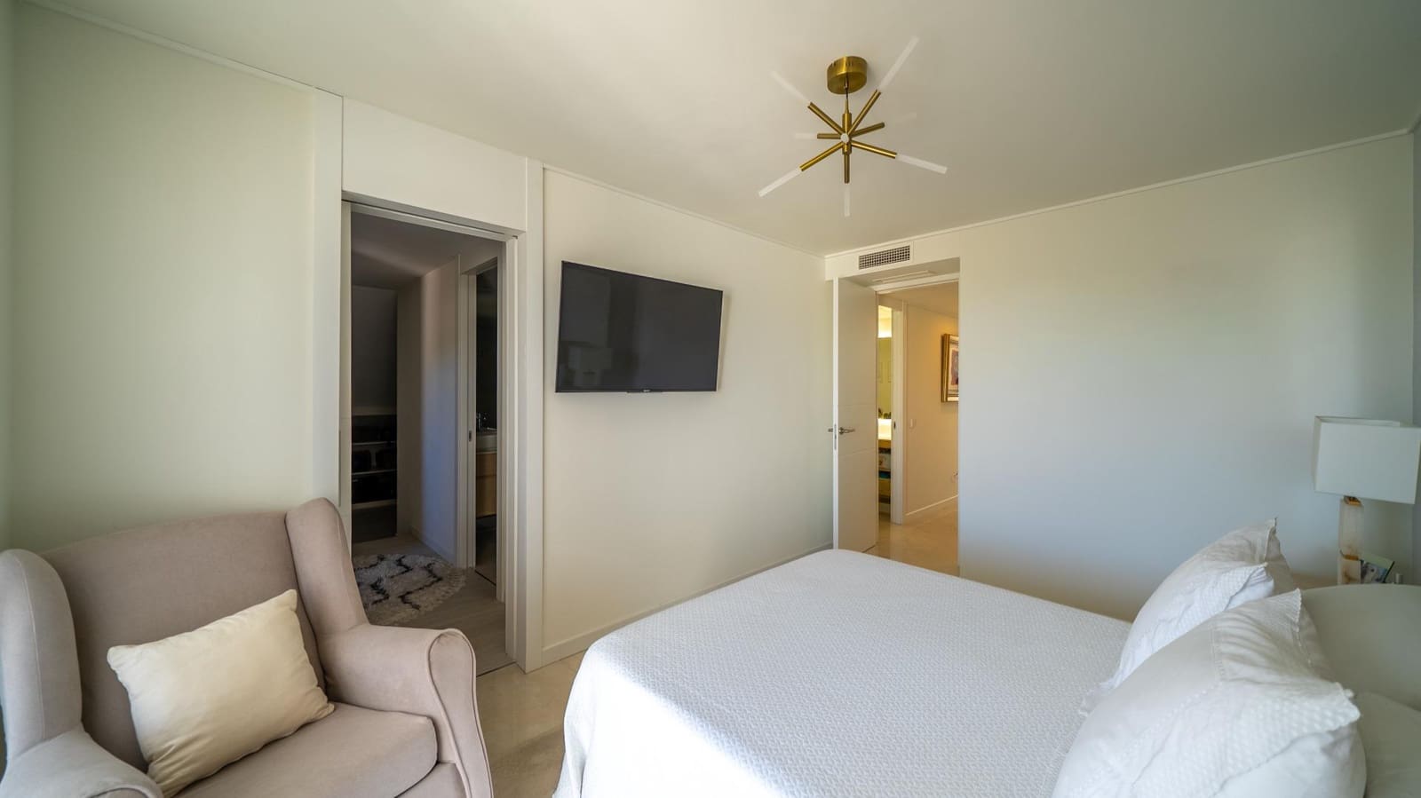 4 bedroom Apartment for sale in Pozuelo de Alarcon - € 1,890,000 (Ref: 9936406)