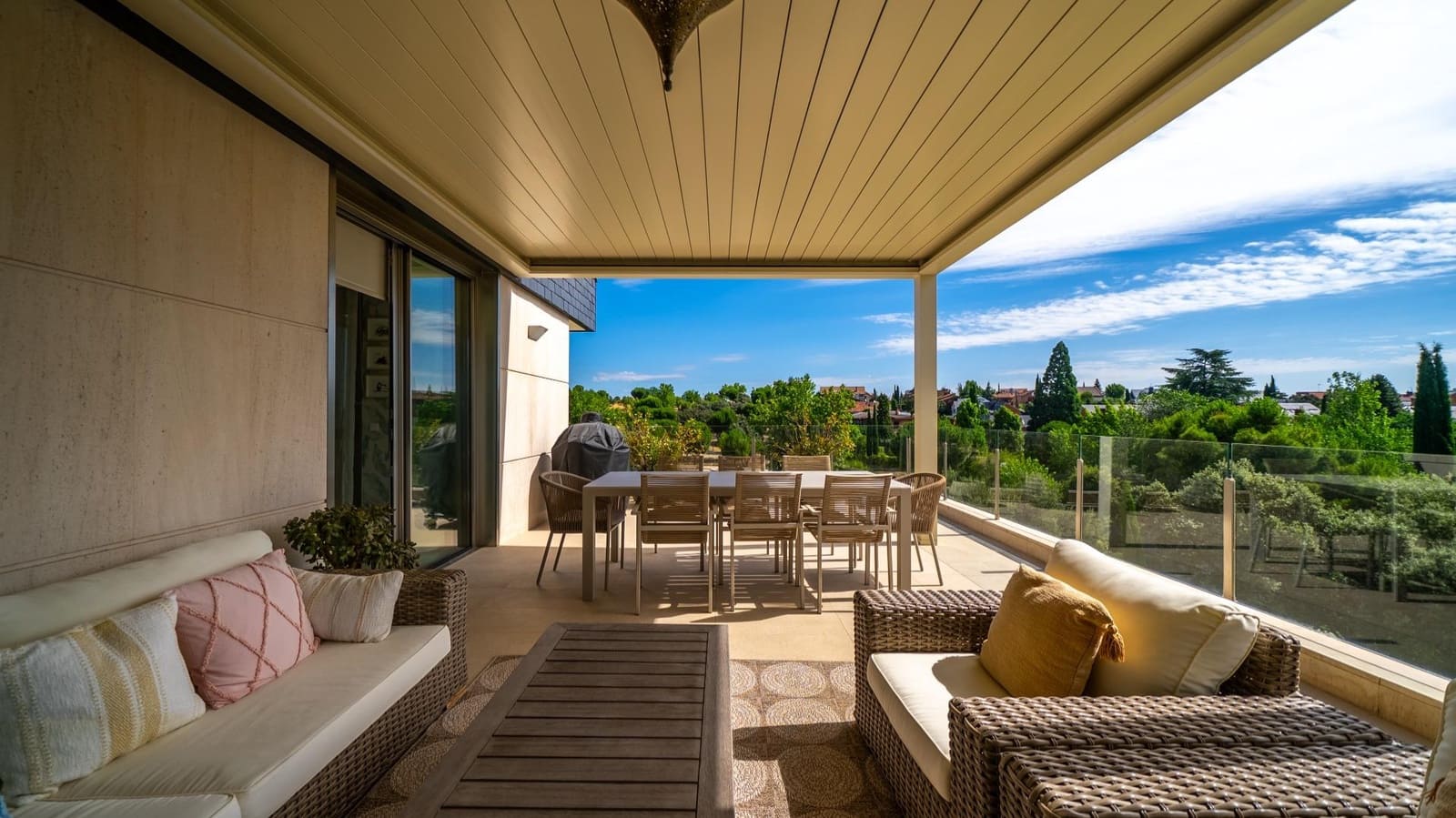 4 bedroom Apartment for sale in Pozuelo de Alarcon - € 1,890,000 (Ref: 9936406)