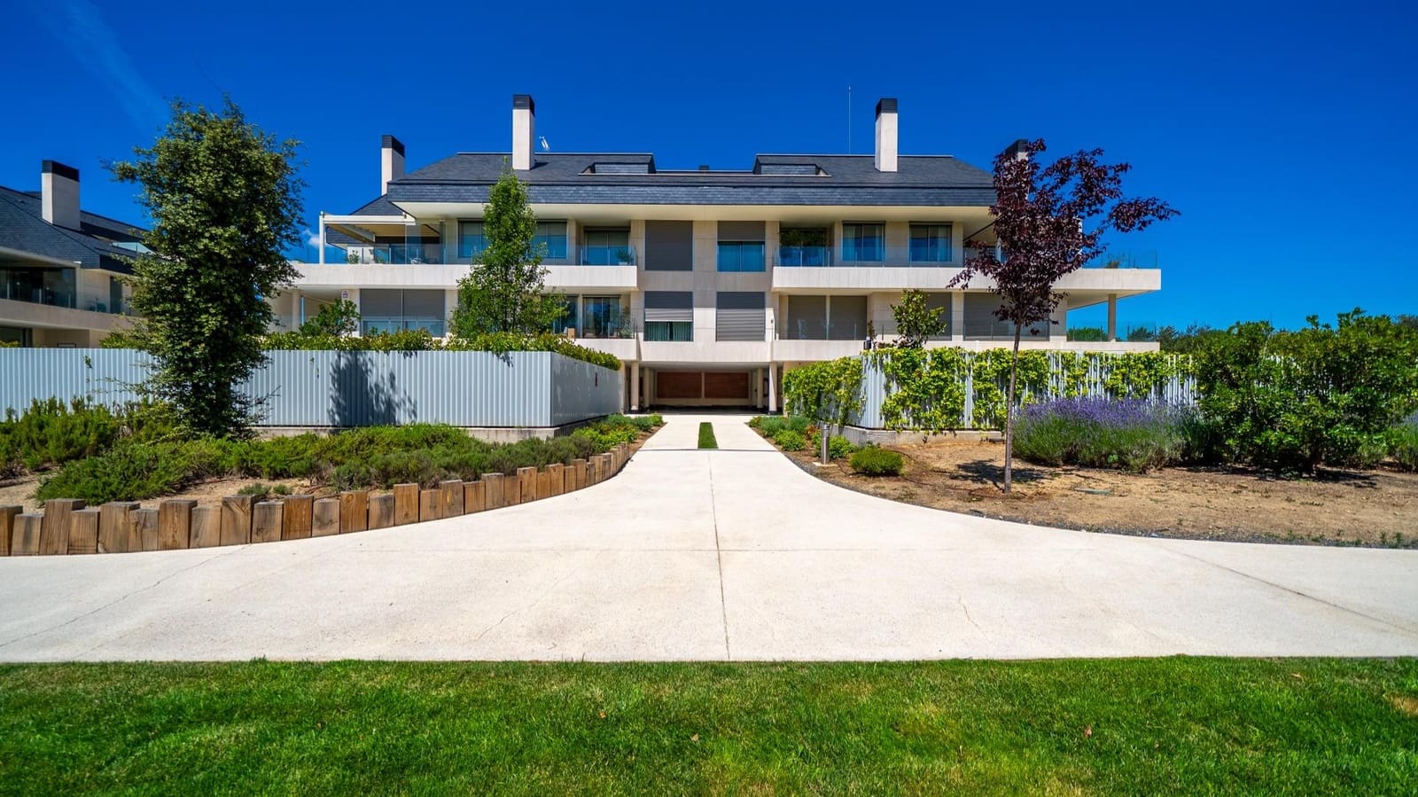 4 bedroom Apartment for sale in Pozuelo de Alarcon - € 1,890,000 (Ref: 9936406)