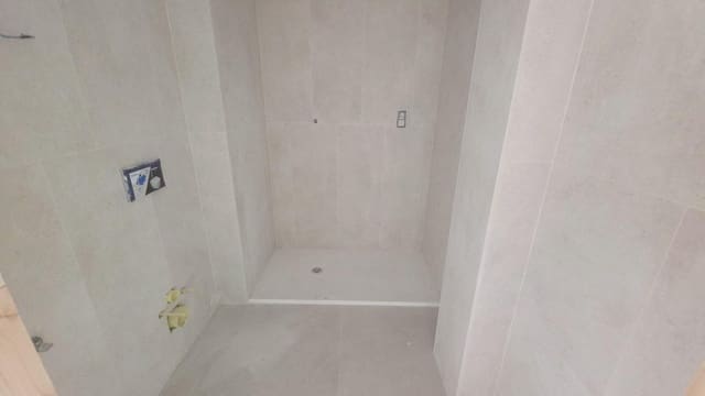 2 soverom Leilighet til salgs i Alicante by med svømmebasseng - € 279 000 (Ref: 9936408)