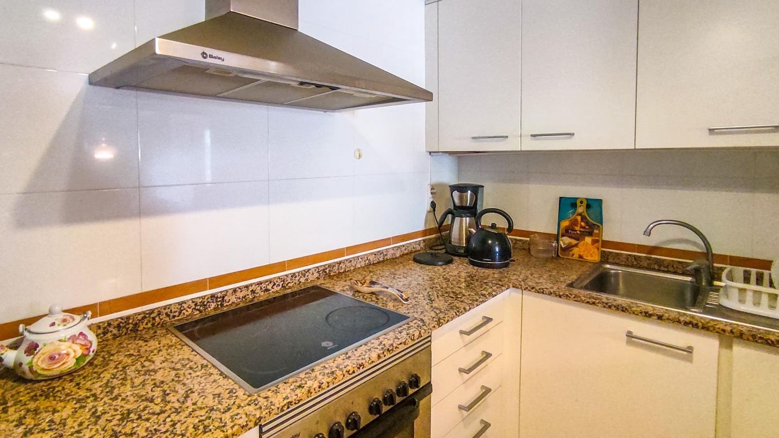 2 makuuhuone Huoneisto myytävänä paikassa La Villajoyosa / Vila Joiosa mukana uima-altaan 
autotalli - 275 000 € (Ref: 9938205)