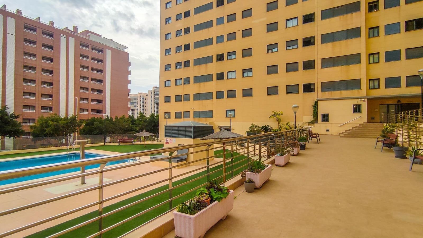 2 makuuhuone Huoneisto myytävänä paikassa La Villajoyosa / Vila Joiosa mukana uima-altaan 
autotalli - 275 000 € (Ref: 9938205)