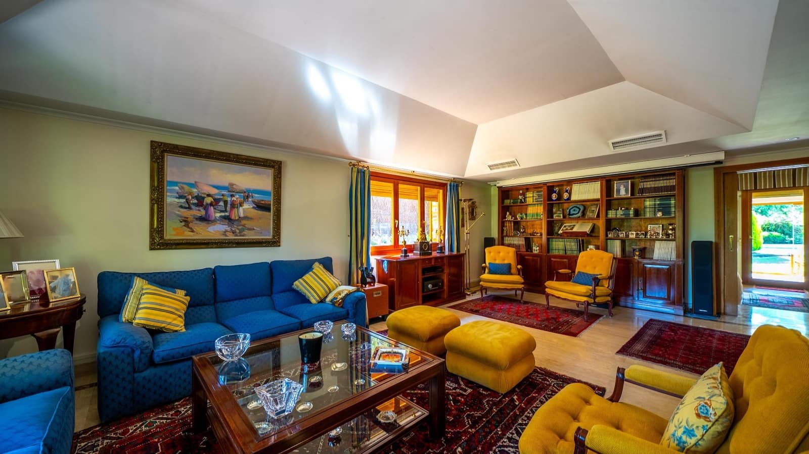 6 bedroom Villa for sale in Pozuelo de Alarcon with pool garage - € 2,395,000 (Ref: 9942532)