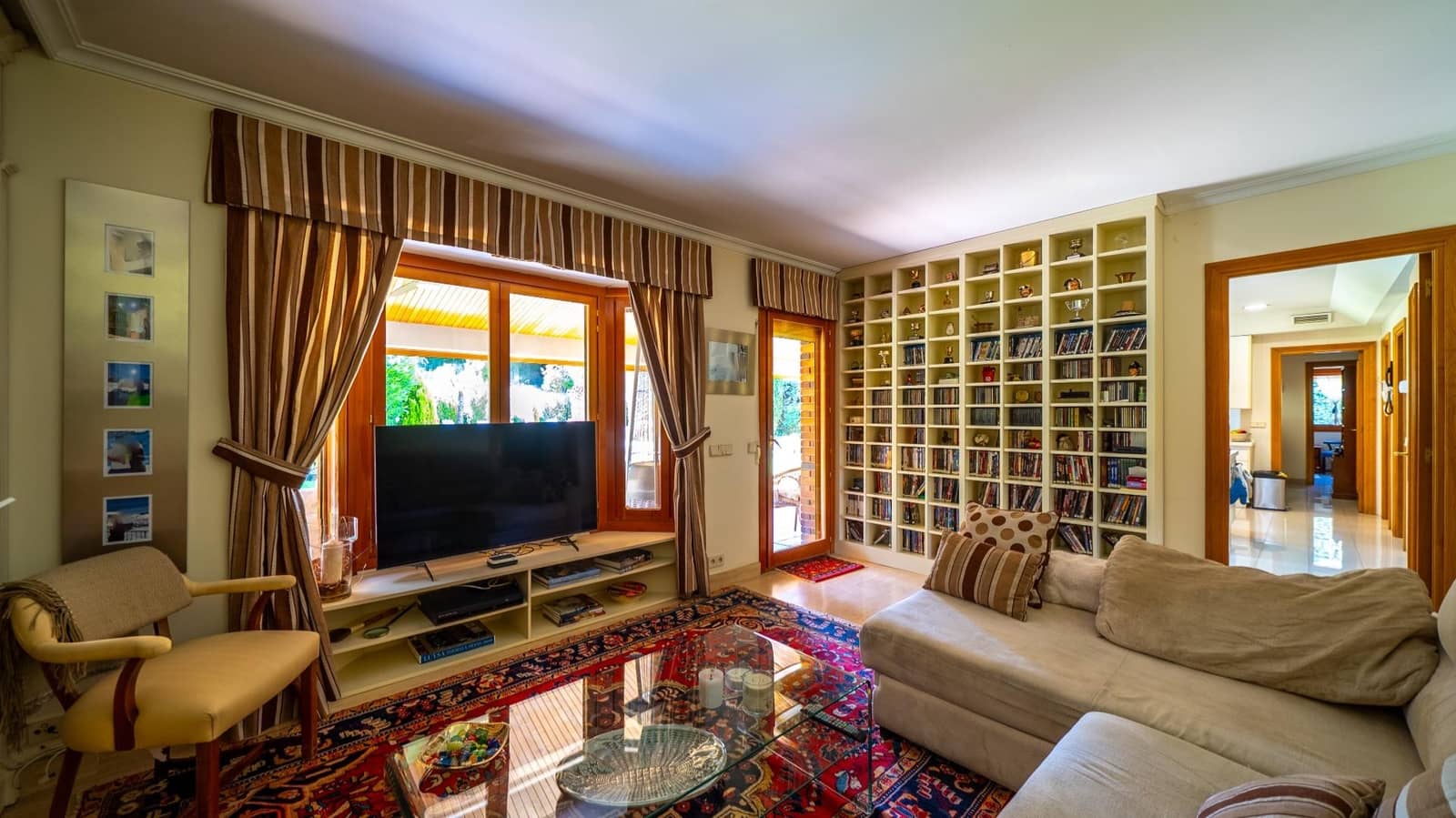 6 bedroom Villa for sale in Pozuelo de Alarcon with pool garage - € 2,395,000 (Ref: 9942532)