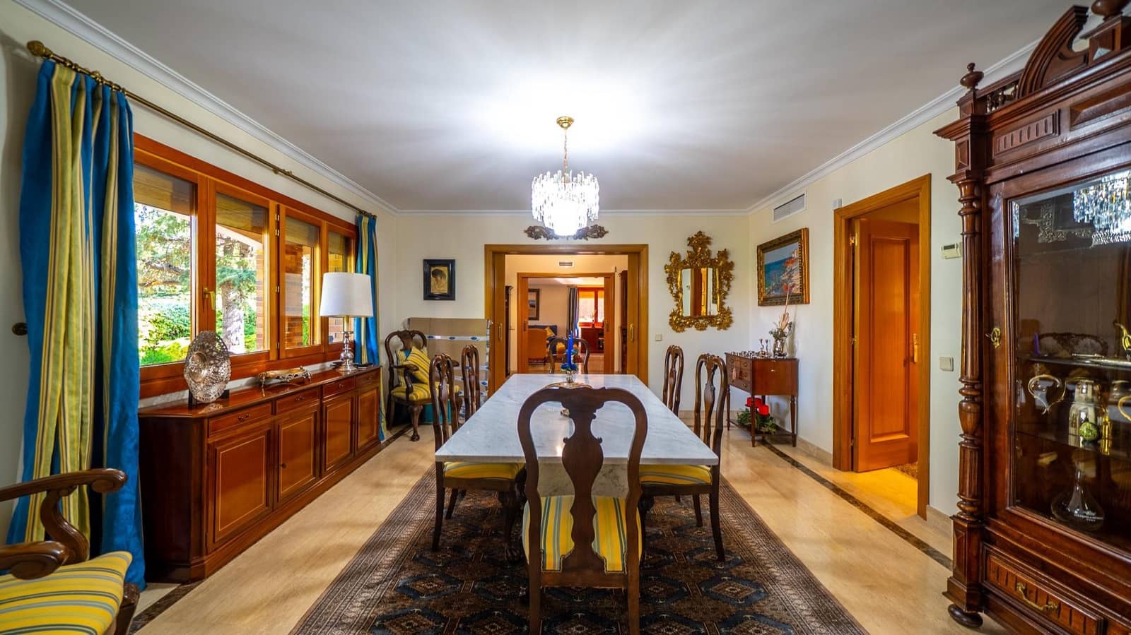 6 bedroom Villa for sale in Pozuelo de Alarcon with pool garage - € 2,395,000 (Ref: 9942532)